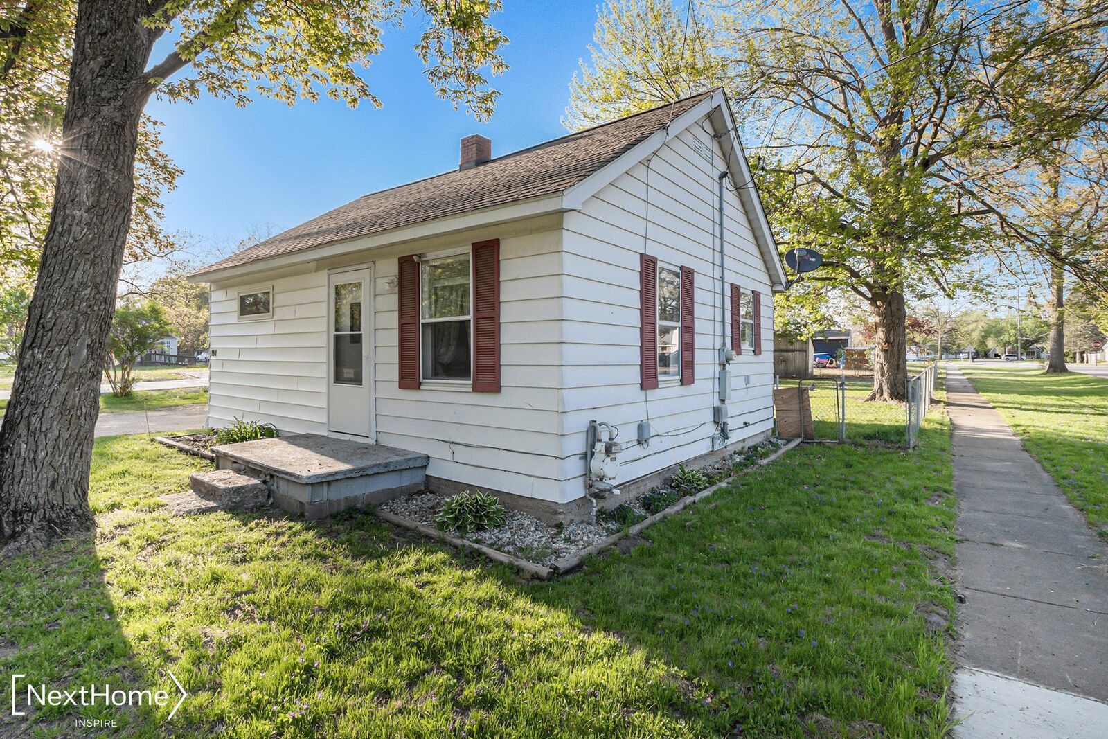 Property Photo:  191 Oak  MI 48457 