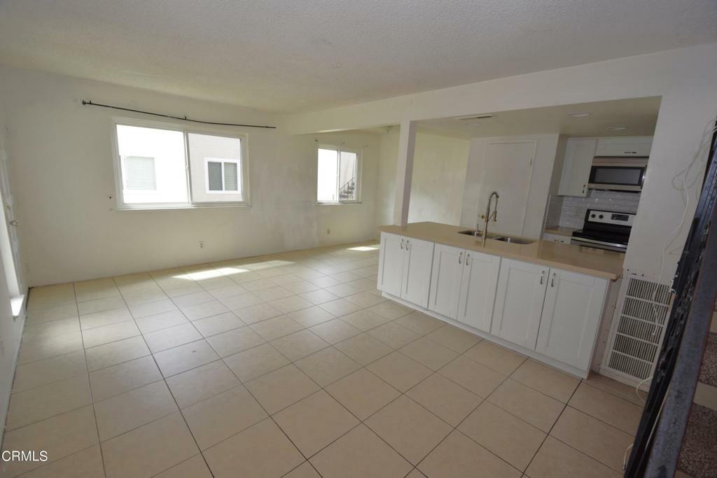 Property Photo:  1681 Calle Zafiro  CA 91320 