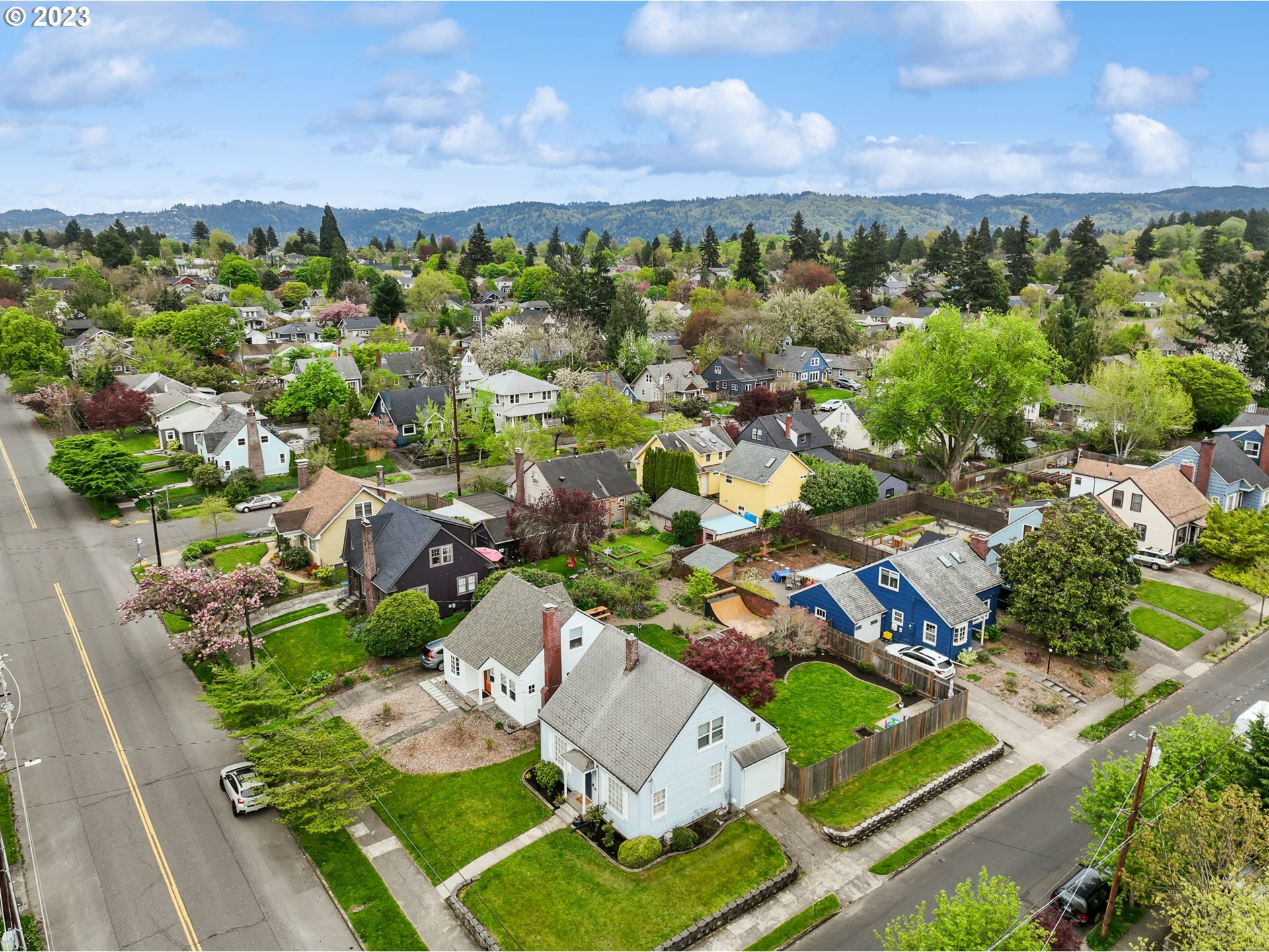 Property Photo: 8115 N Peninsular Ave OR 97217