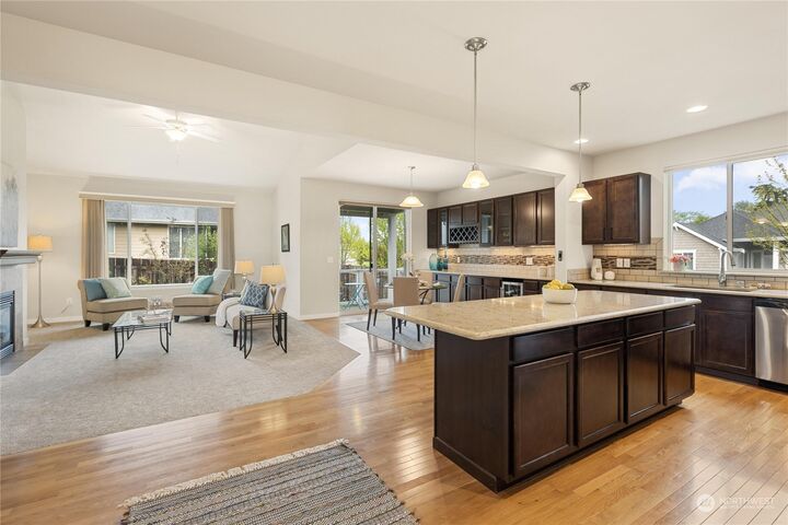 Property Photo:  1758 Hillcrest Loop  WA 98274 