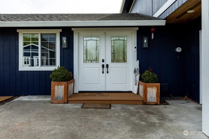 Property Photo:  609 S Main Street  WA 98239 