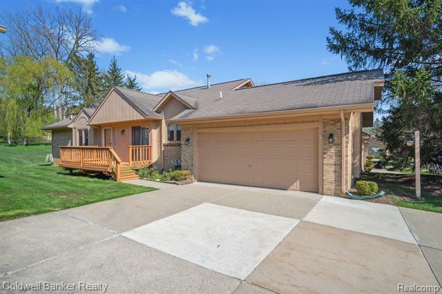 Property Photo: 21935 River Ridge Trail 85 MI 48335