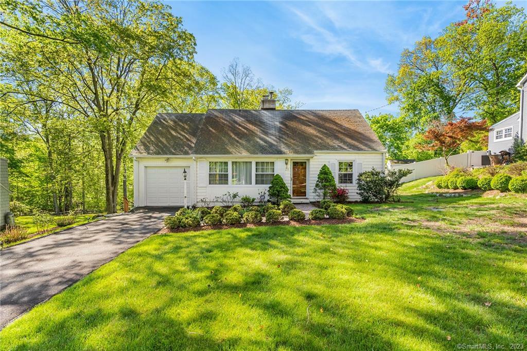 Property Photo:  39 Clover Hill Drive  CT 06902 