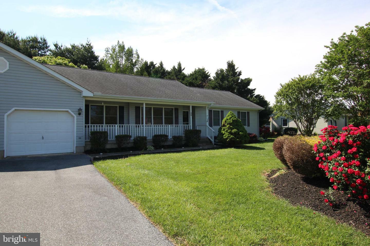 Property Photo: 20 Ancient Oak Drive DE 19958
