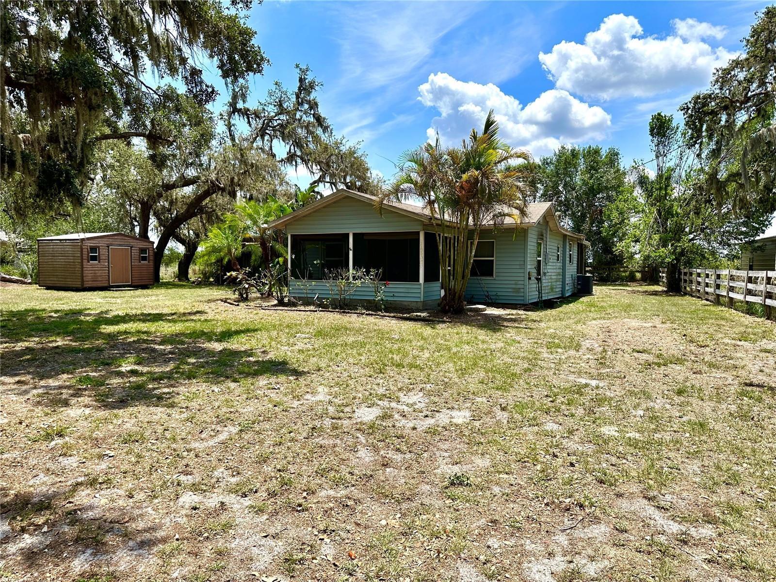 Property Photo: 3221 NE Davis Street FL 34266
