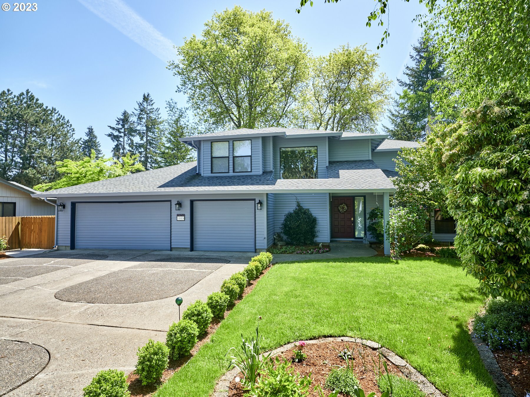 Property Photo: 1919 NW 112th Cir WA 98685