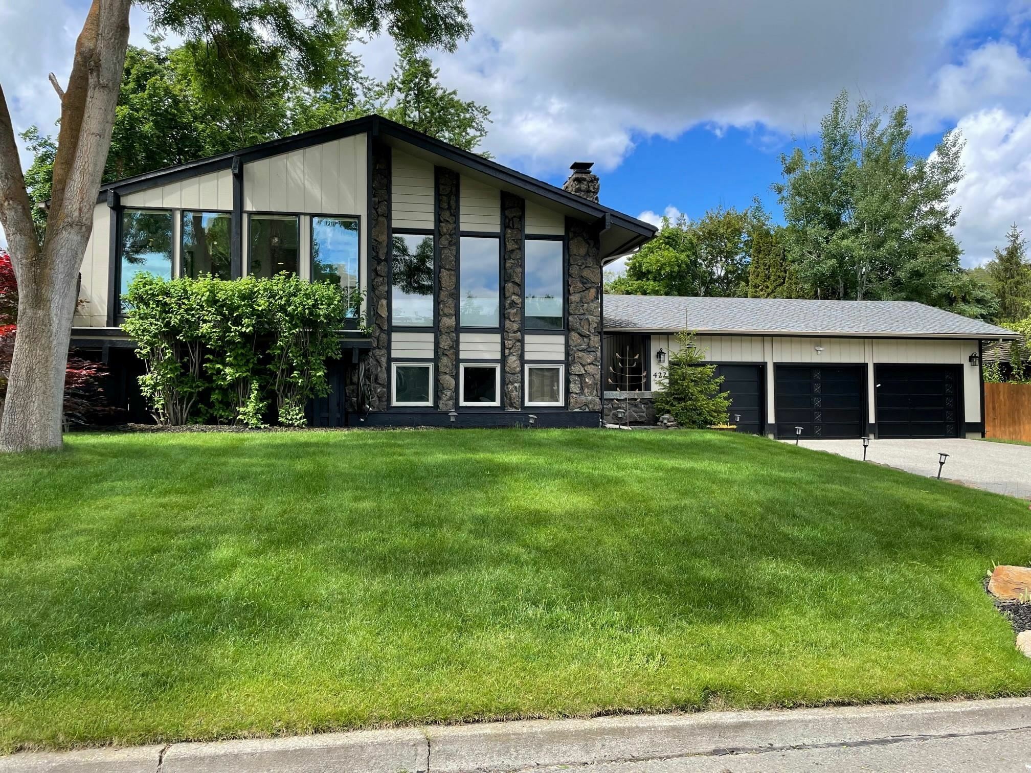 Property Photo: 422 S Alpine Dr WA 99019