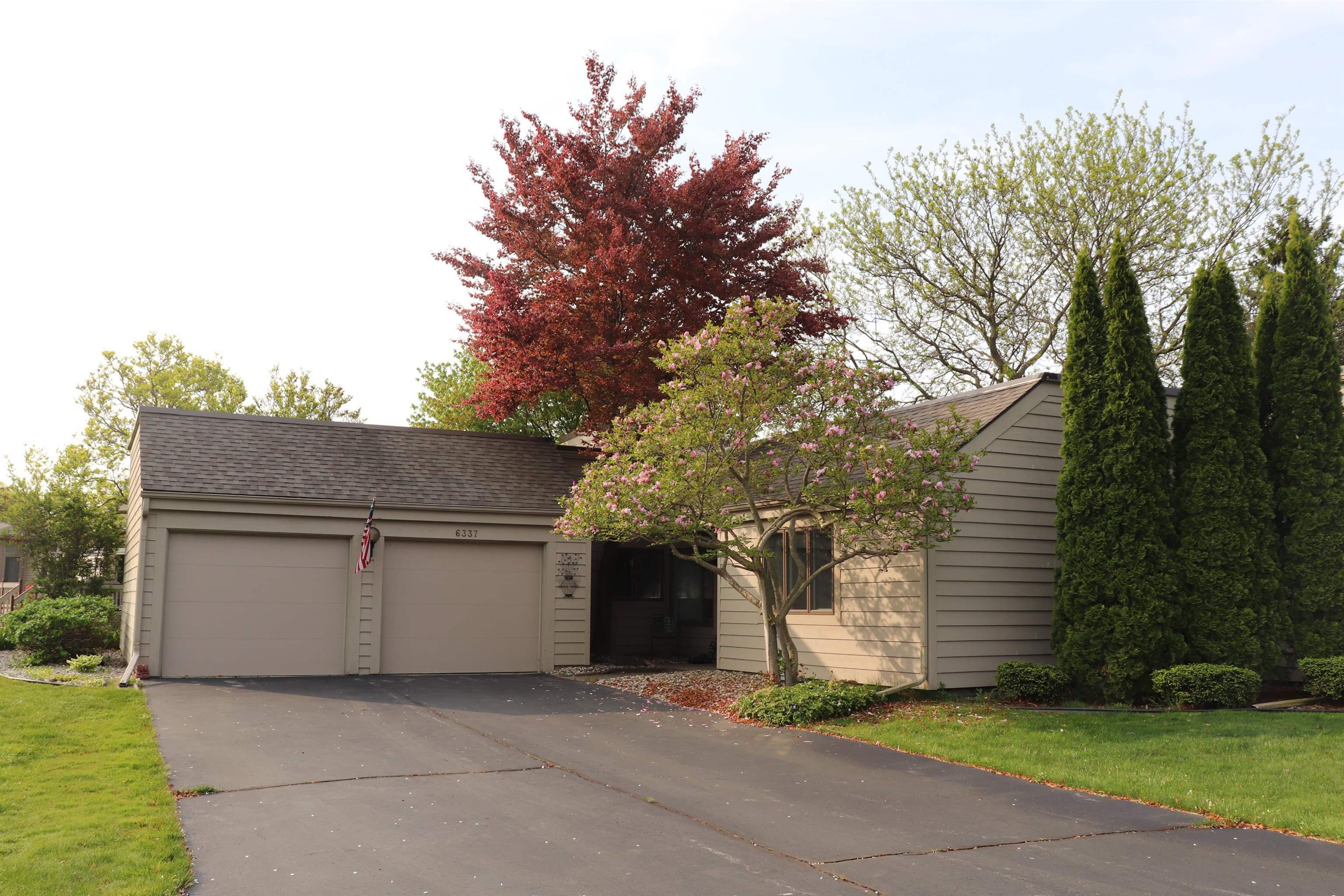 6337 Golf Lakes Ct. D  Bay City MI 48706 photo