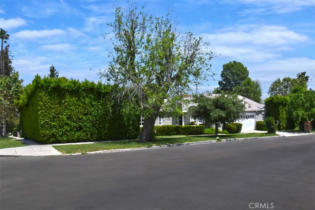 Property Photo:  13707 Valley Vista Boulevard  CA 91423 