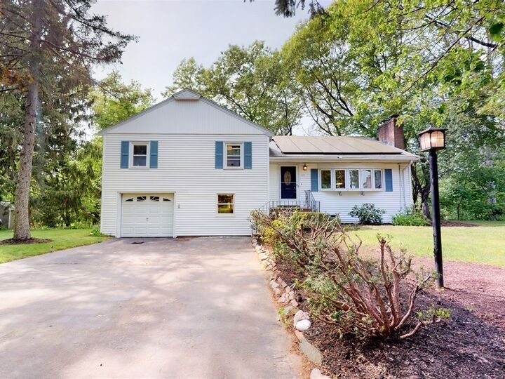 Property Photo:  89 Rolling Lane  MA 02492 