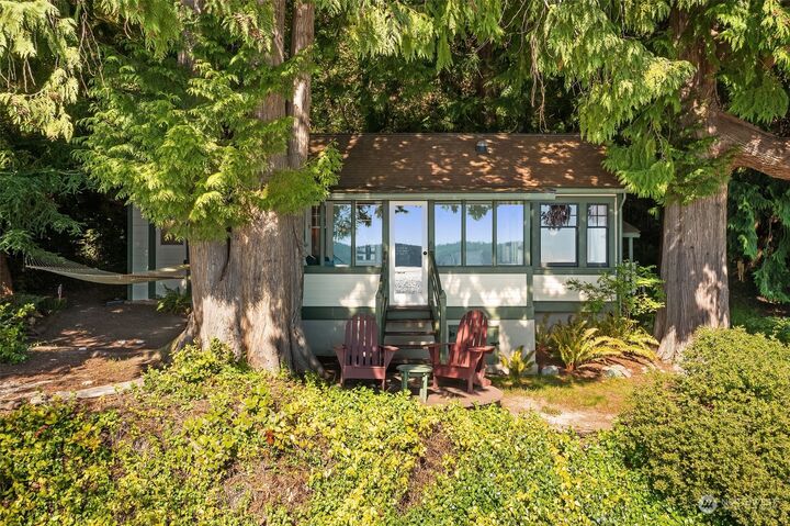 Property Photo: 25826 Bates Walk SW WA 98070