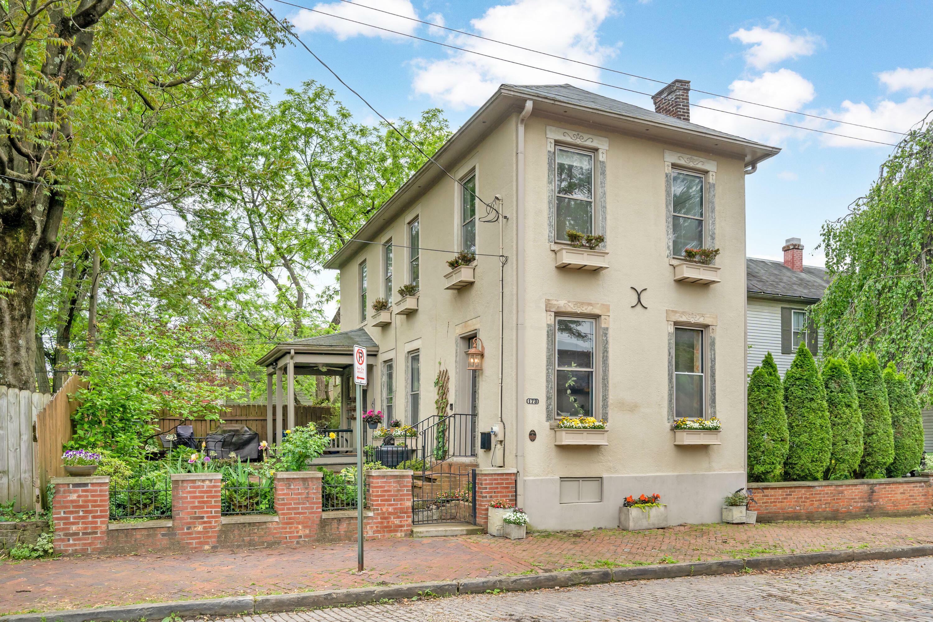 Property Photo: 173 E Sycamore Street OH 43206