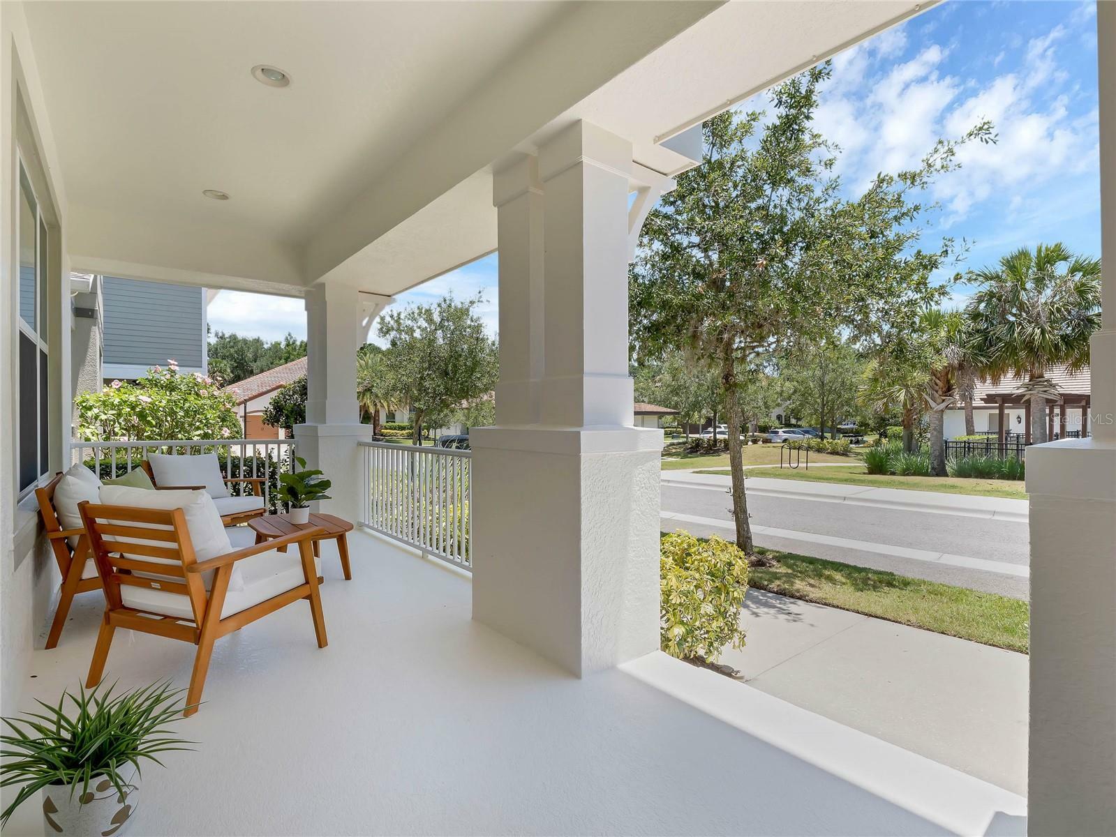 Property Photo: 876 Wakulla Ln FL 32708