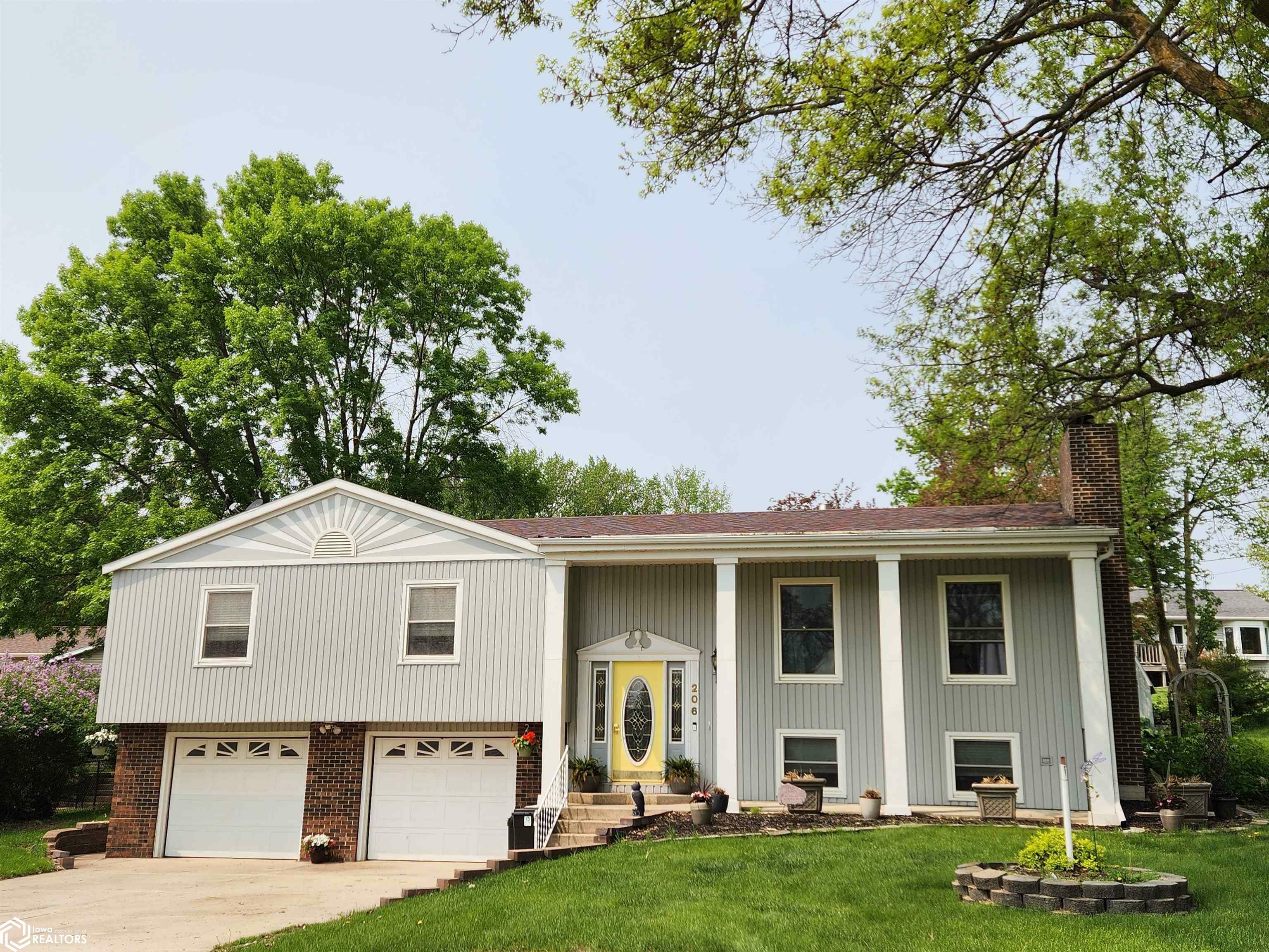 Property Photo: 206 Orchard Lane IA 50428