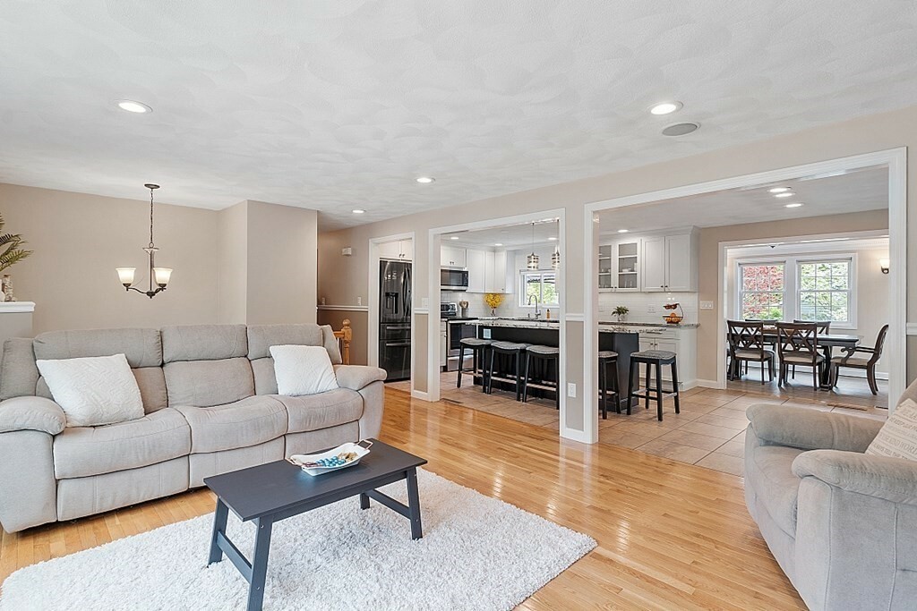 Property Photo: 13 Pinedale Ave MA 01876