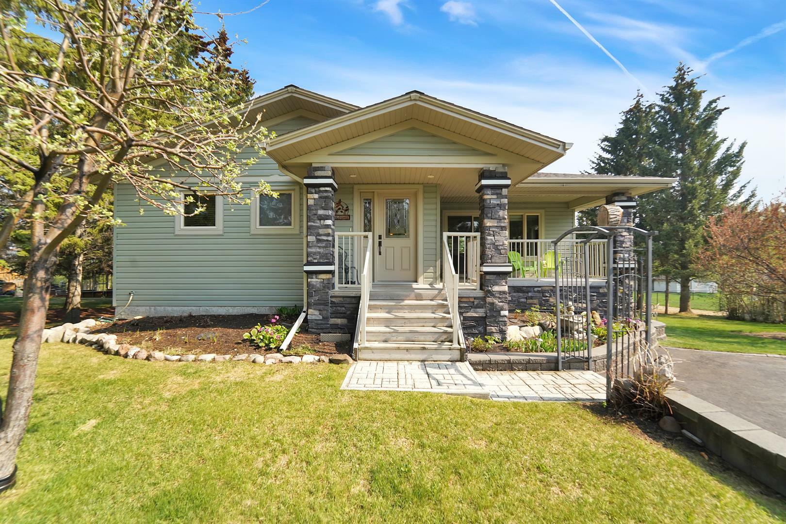 Property Photo: 33 Lakeview Drive AB T0C2J0