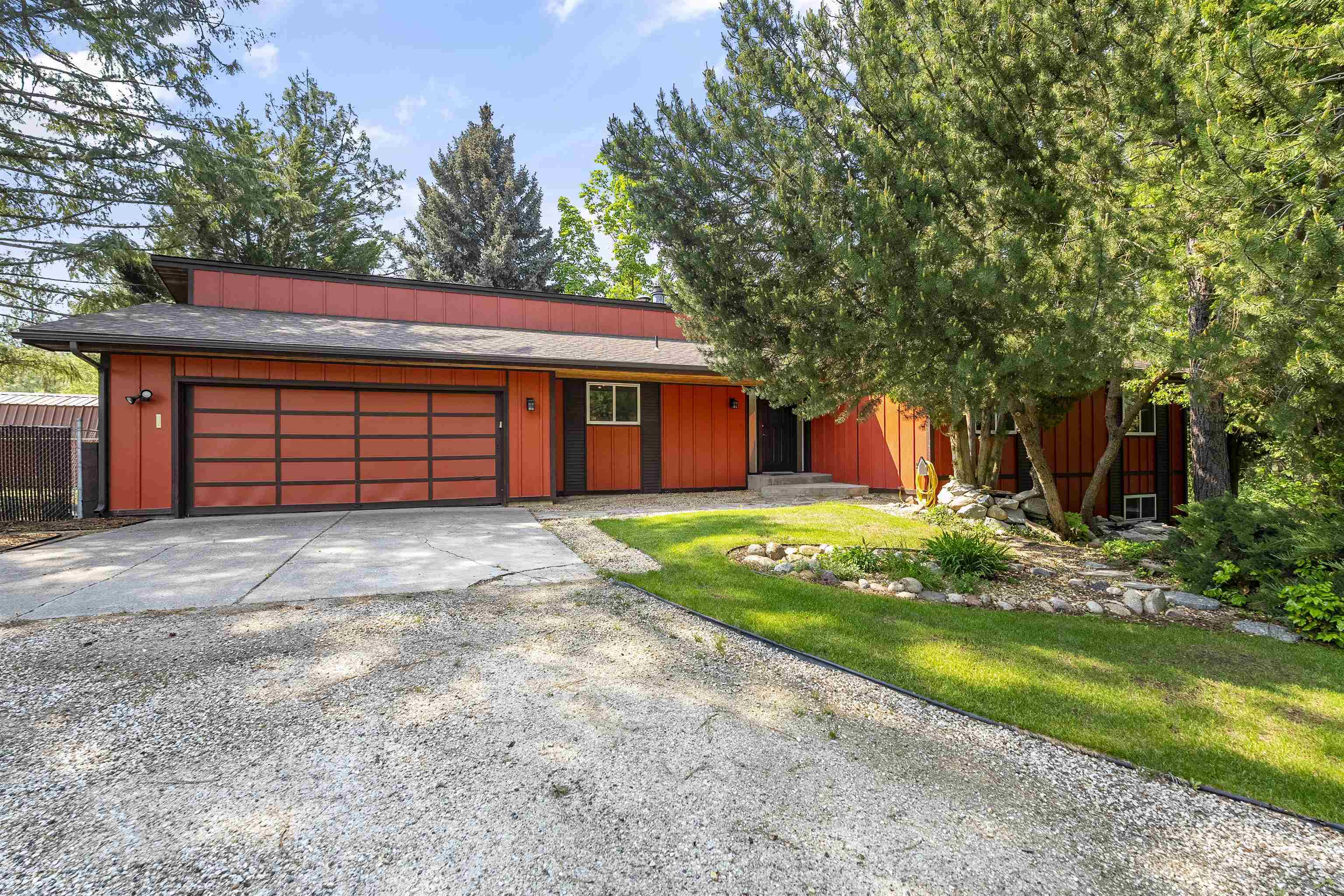 Property Photo: 16215 N West Shore Rd WA 99026