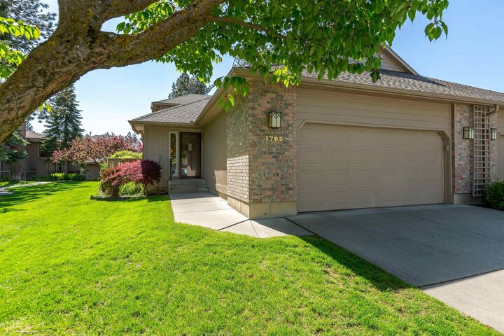 1703 E Cambridge Ln  Spokane WA 99203-4418 photo