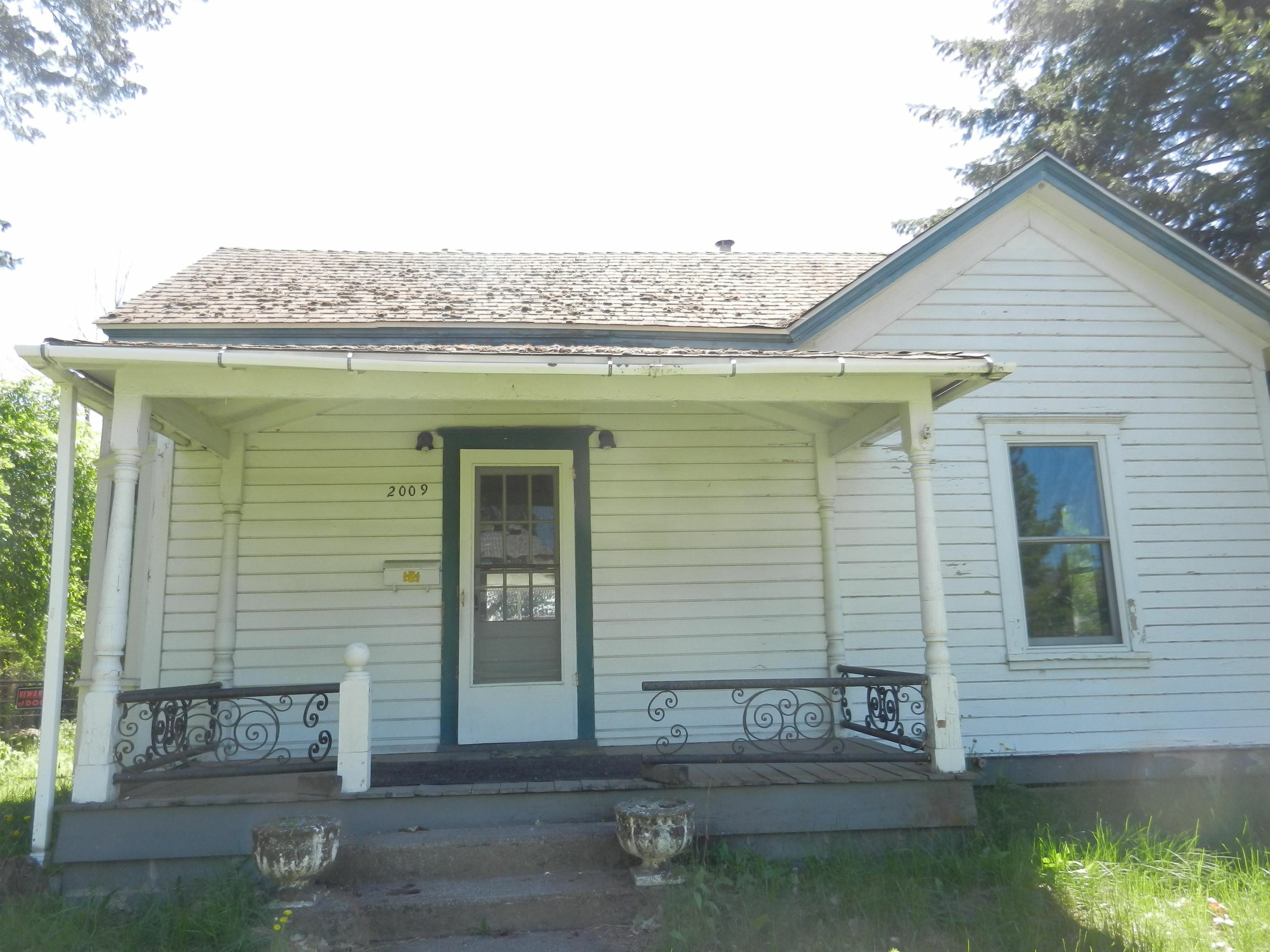 Property Photo: 2009 West 9th Ave WA 99204