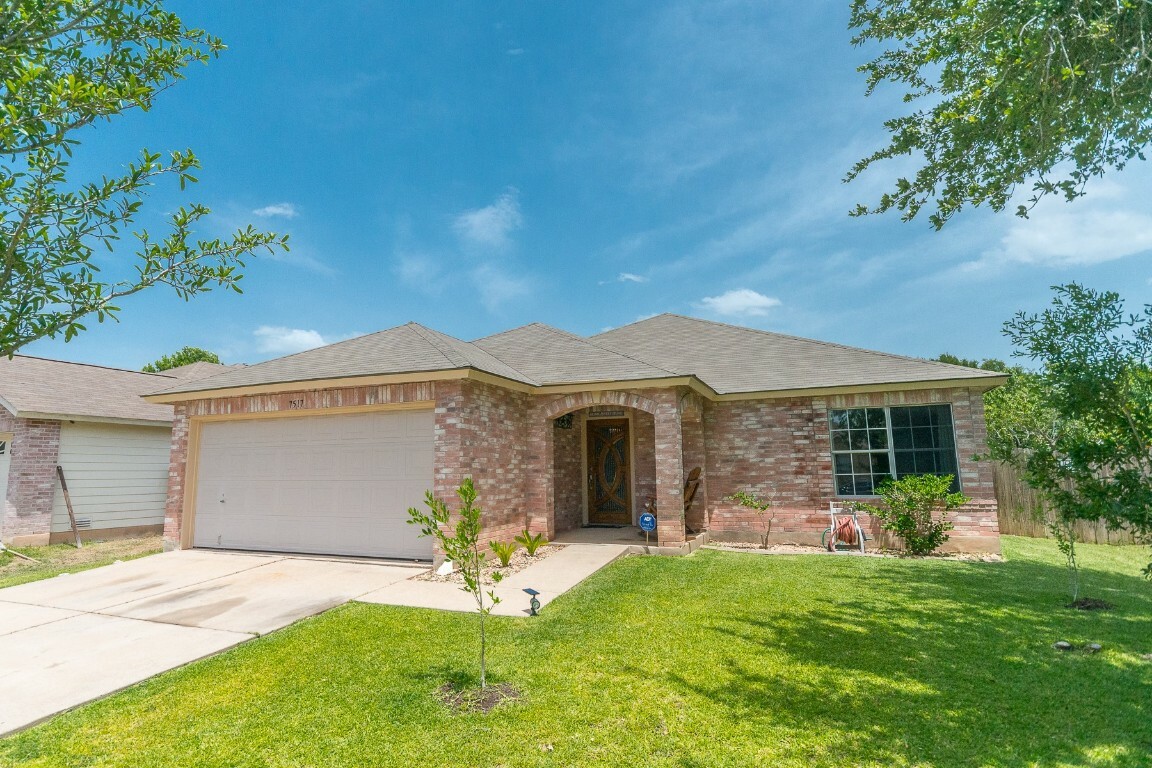Property Photo: 7517 Cats Eye Lane TX 78747