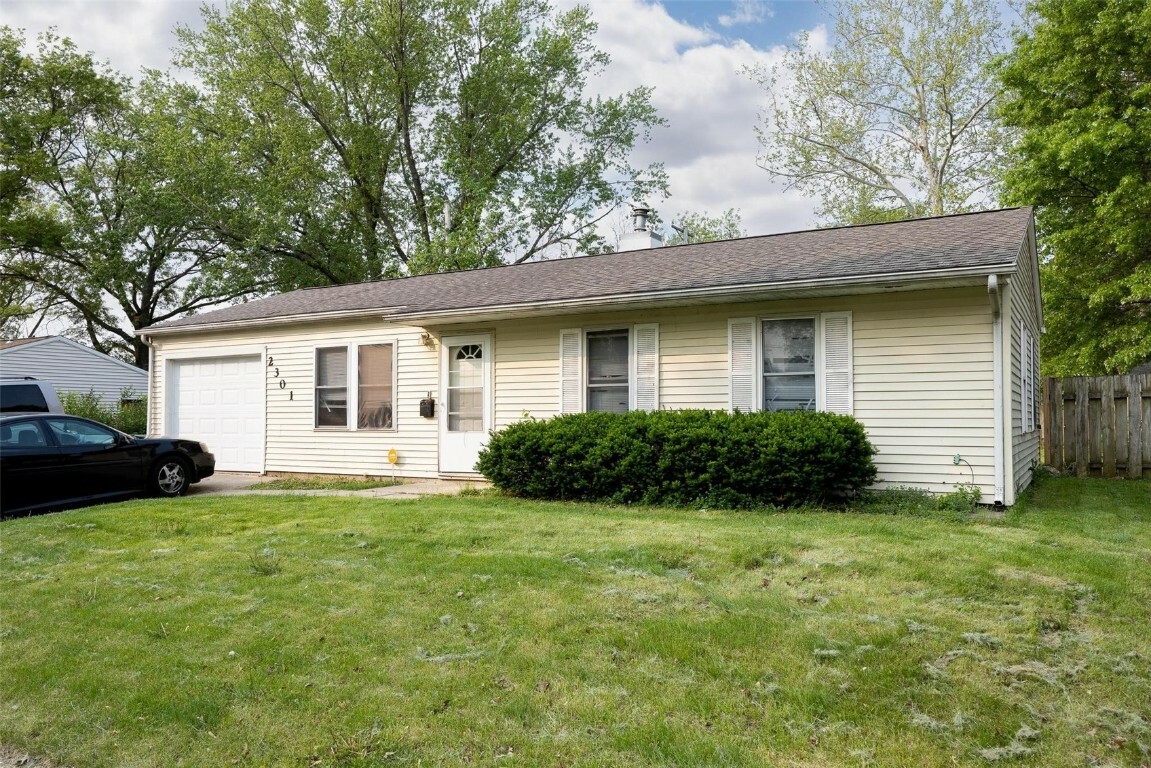 Property Photo: 2301 Hollywood Boulevard IA 52240