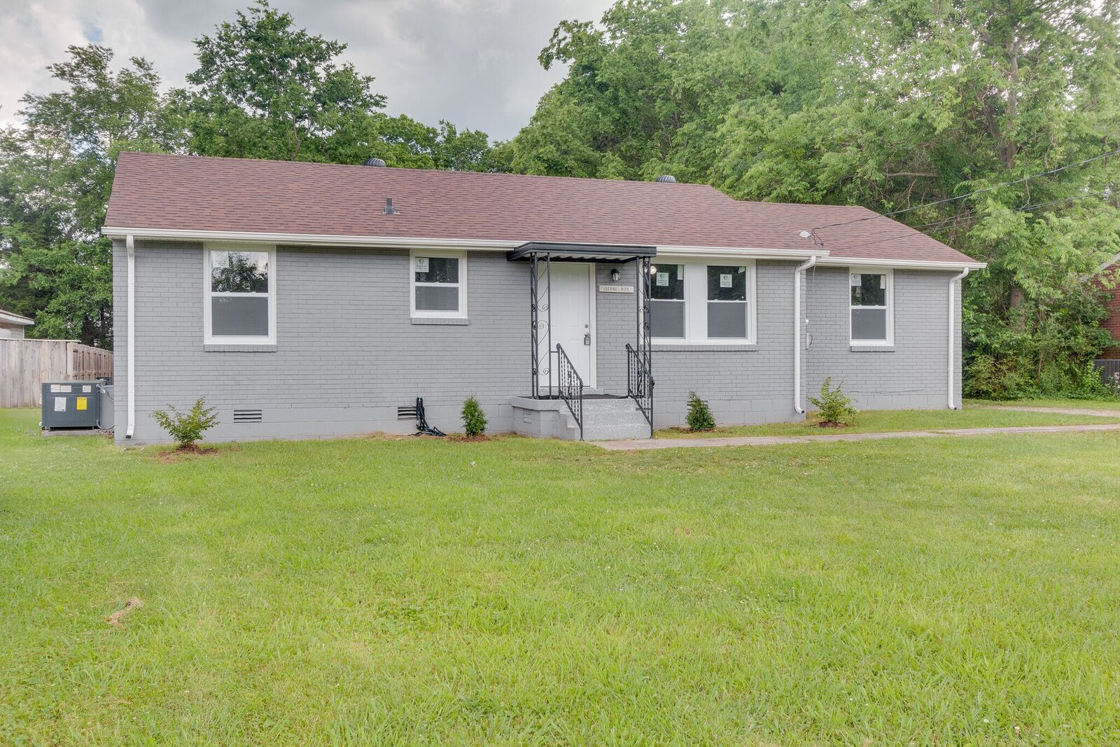 Property Photo:  907 Hunt St  TN 37130 