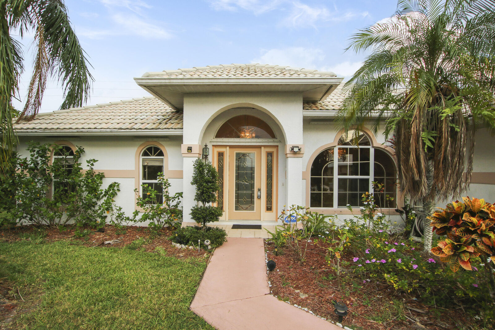 Property Photo:  585 SE Nome Drive  FL 34984 