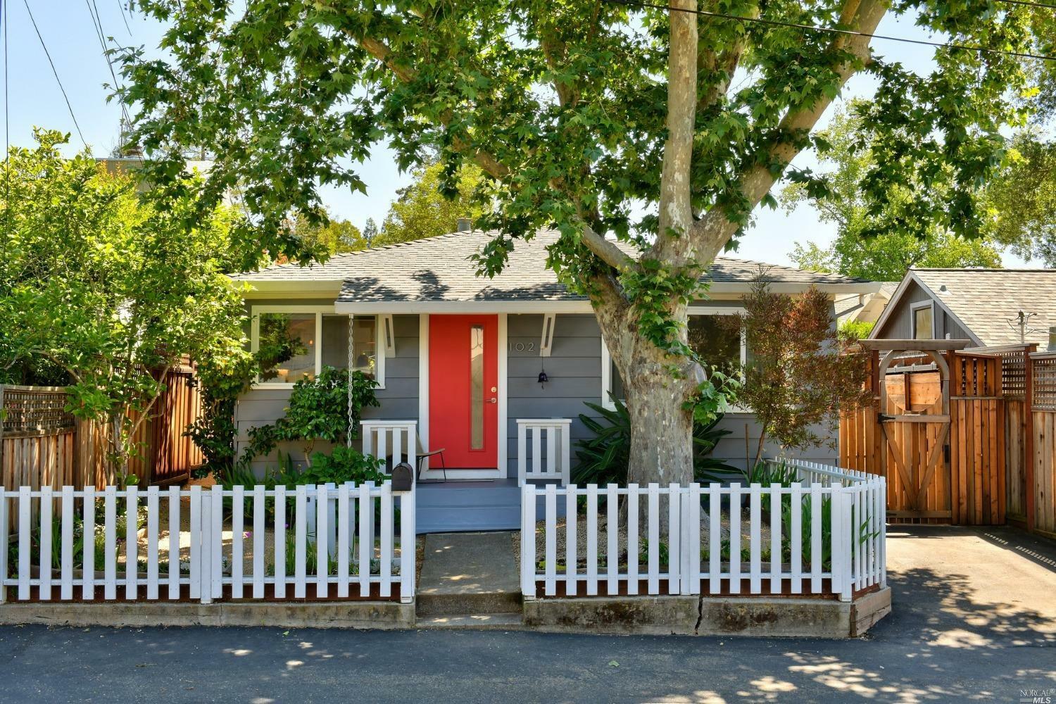 Property Photo:  102 Marion Lane  CA 95448 