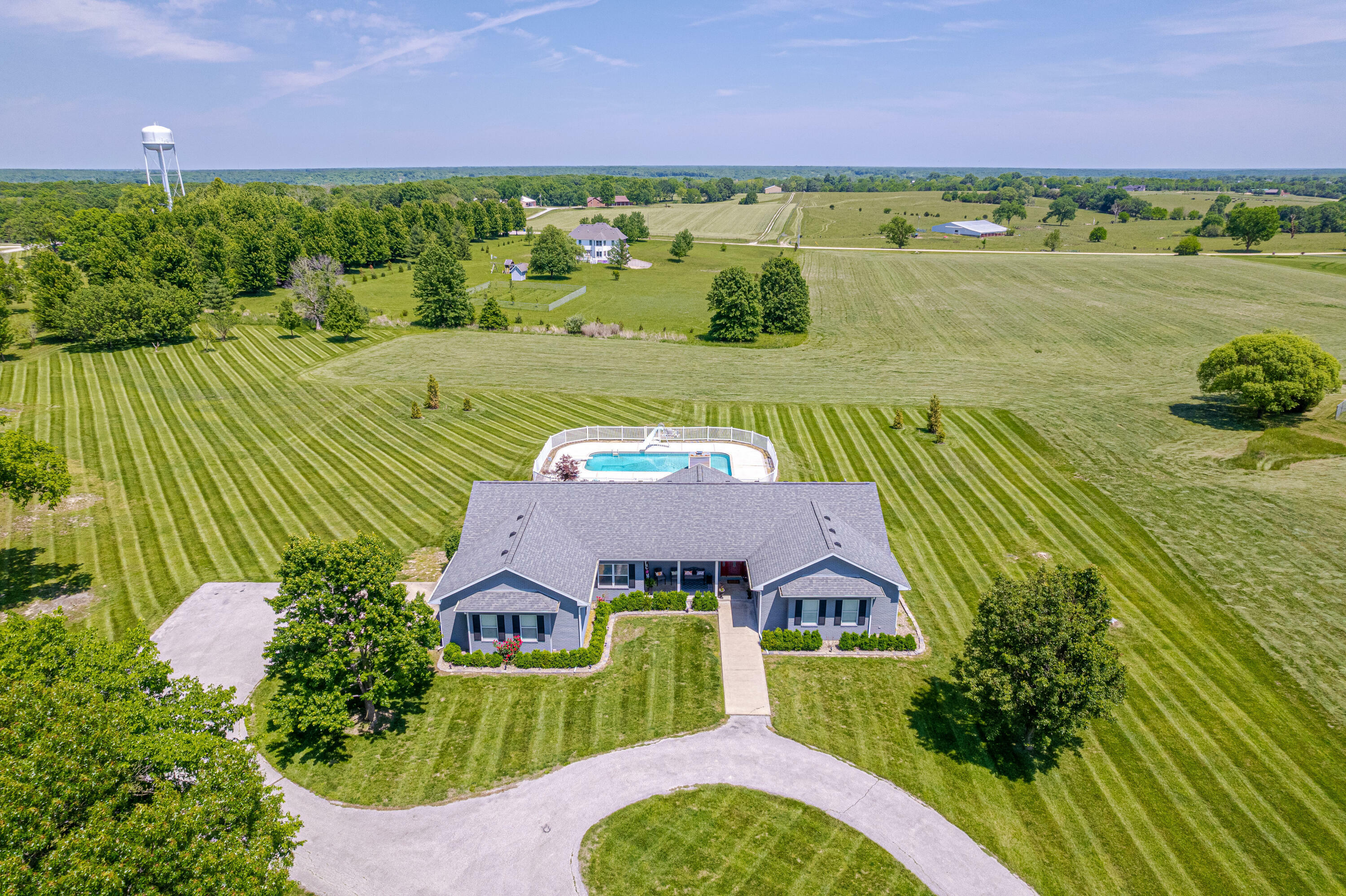 Property Photo: 4980 Monticello Drive MO 65251