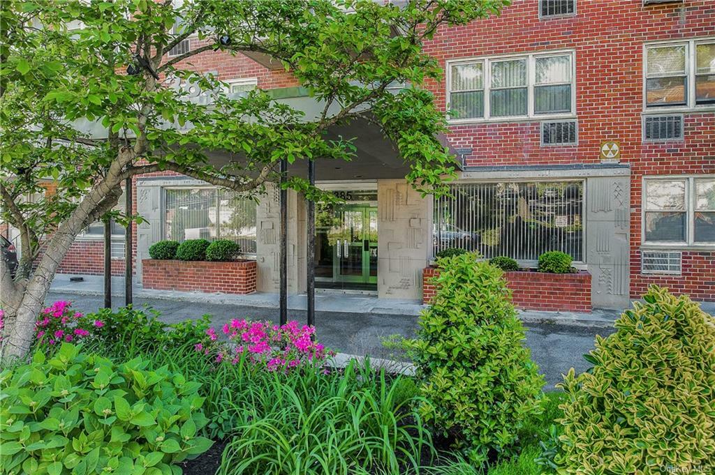 Property Photo:  385 McLean Avenue 2D  NY 10705 