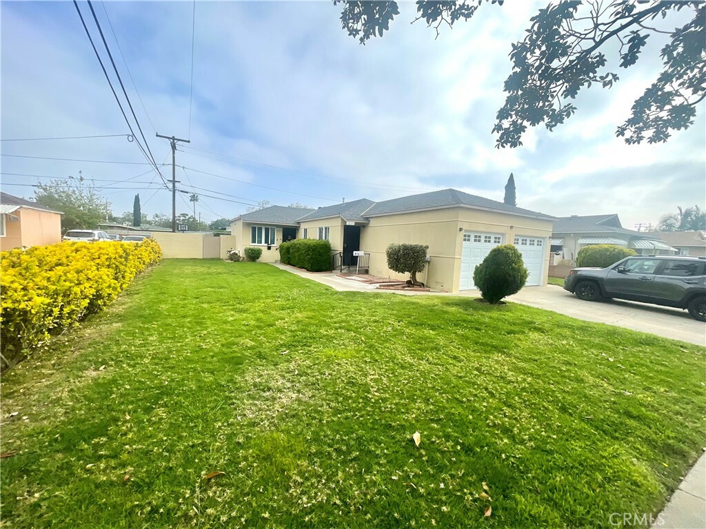 Property Photo:  1839 W 16th Street  CA 92706 