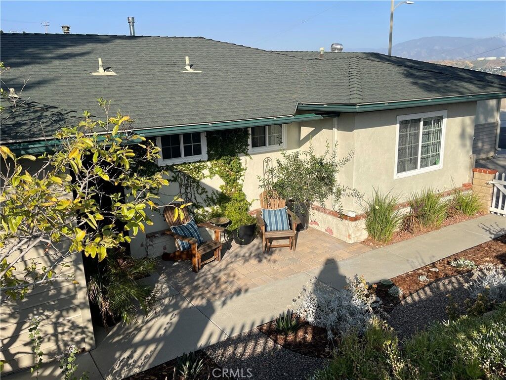 Property Photo:  19557 Aldbury Street  CA 91351 