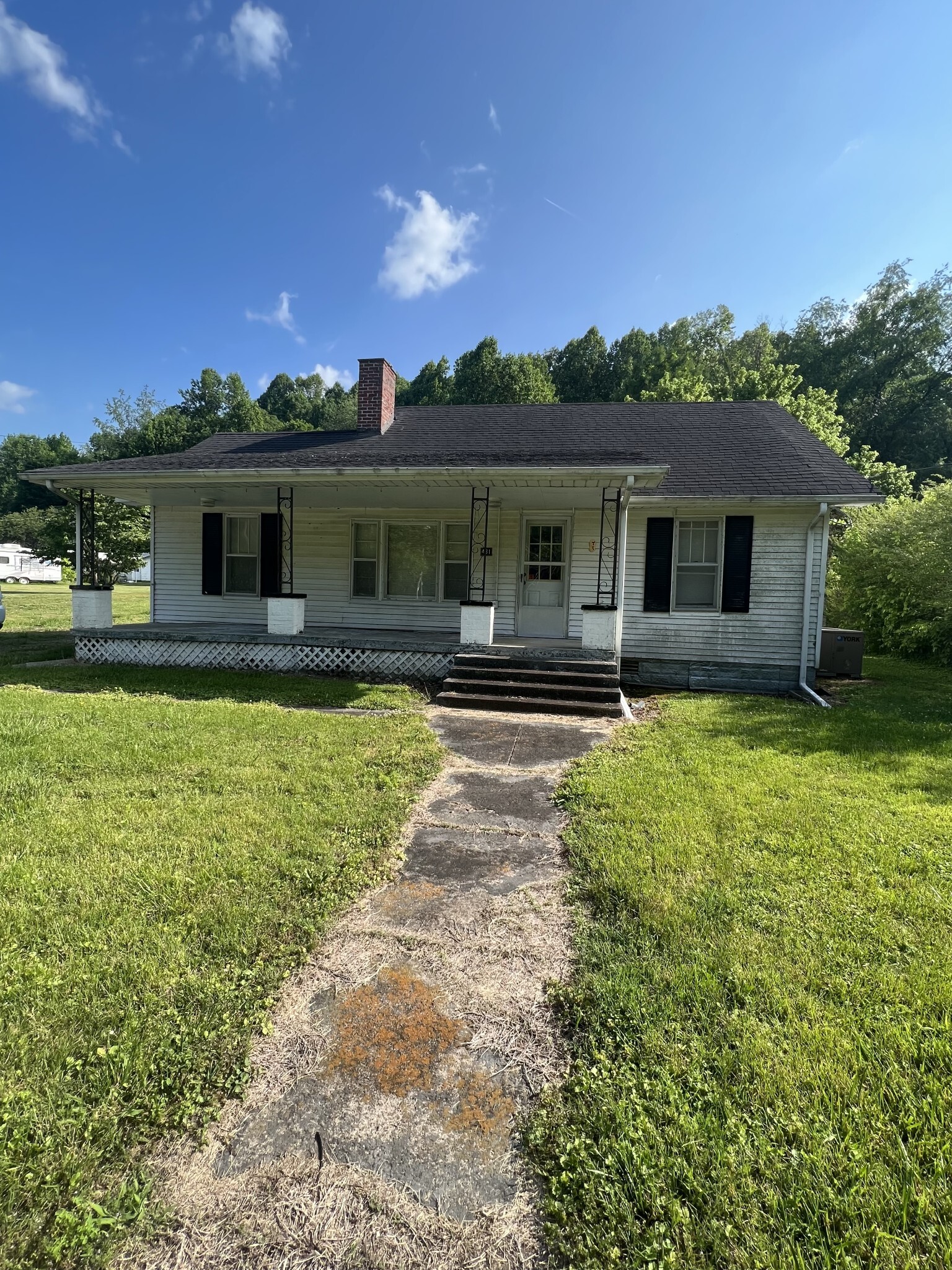 Property Photo:  431 E Main St  TN 37150 