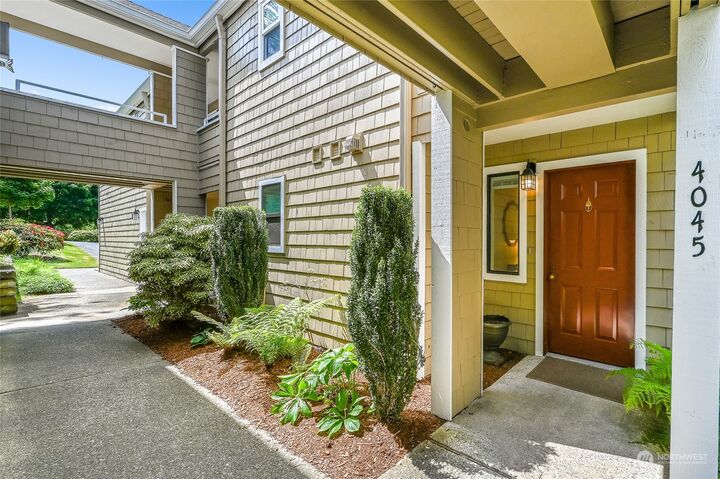 Property Photo:  4045 Providence Point Drive SE 1029  WA 98029 
