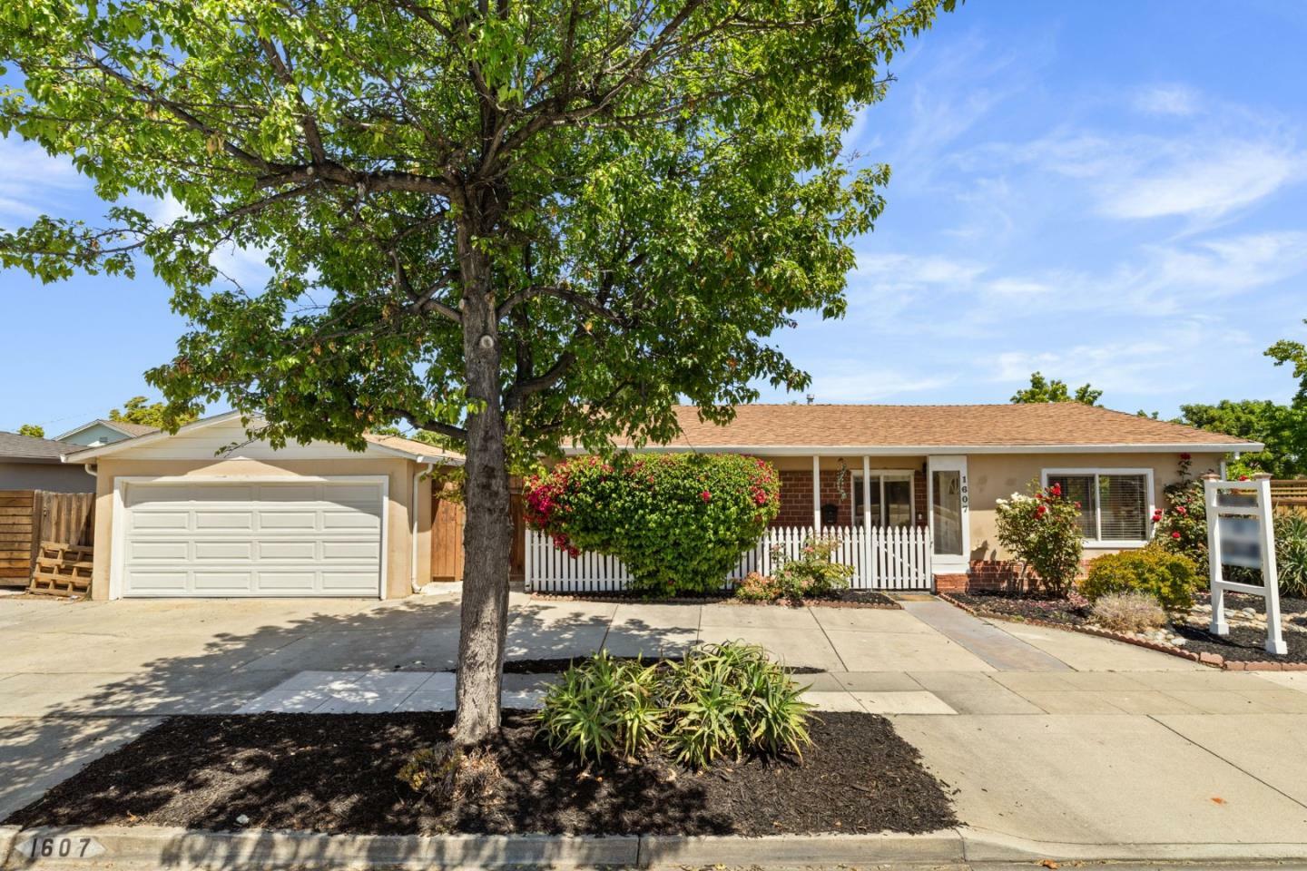 Property Photo: 1607 Hillsdale Avenue CA 95118