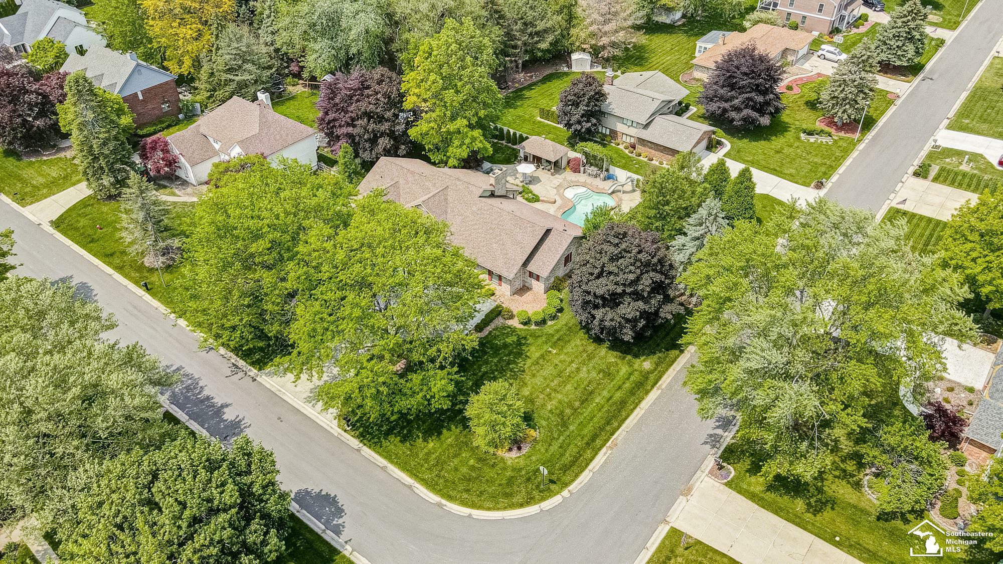Property Photo: 15071 Teakwood MI 48161