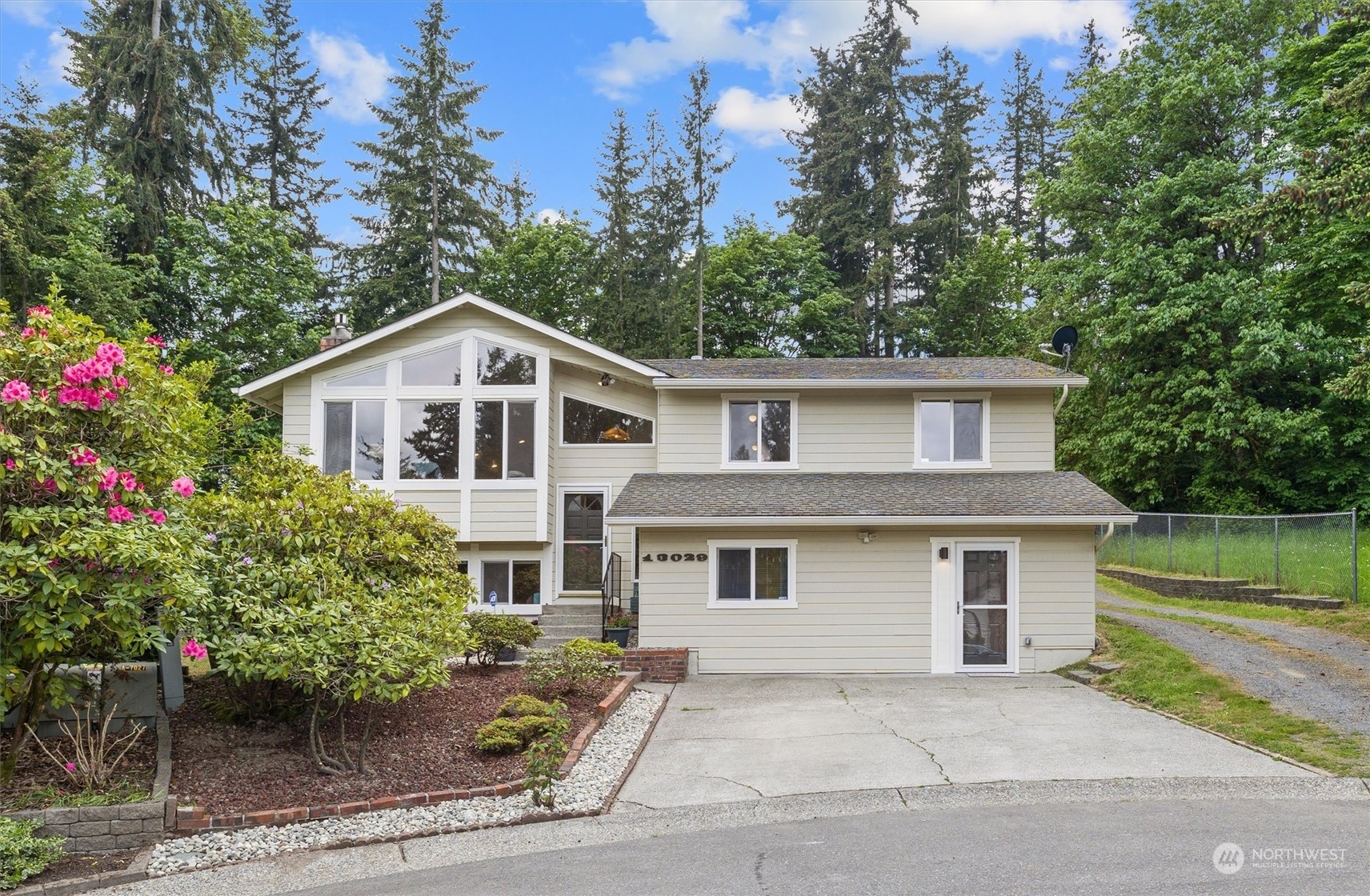 Property Photo:  13029 48th Drive SE  WA 98208 