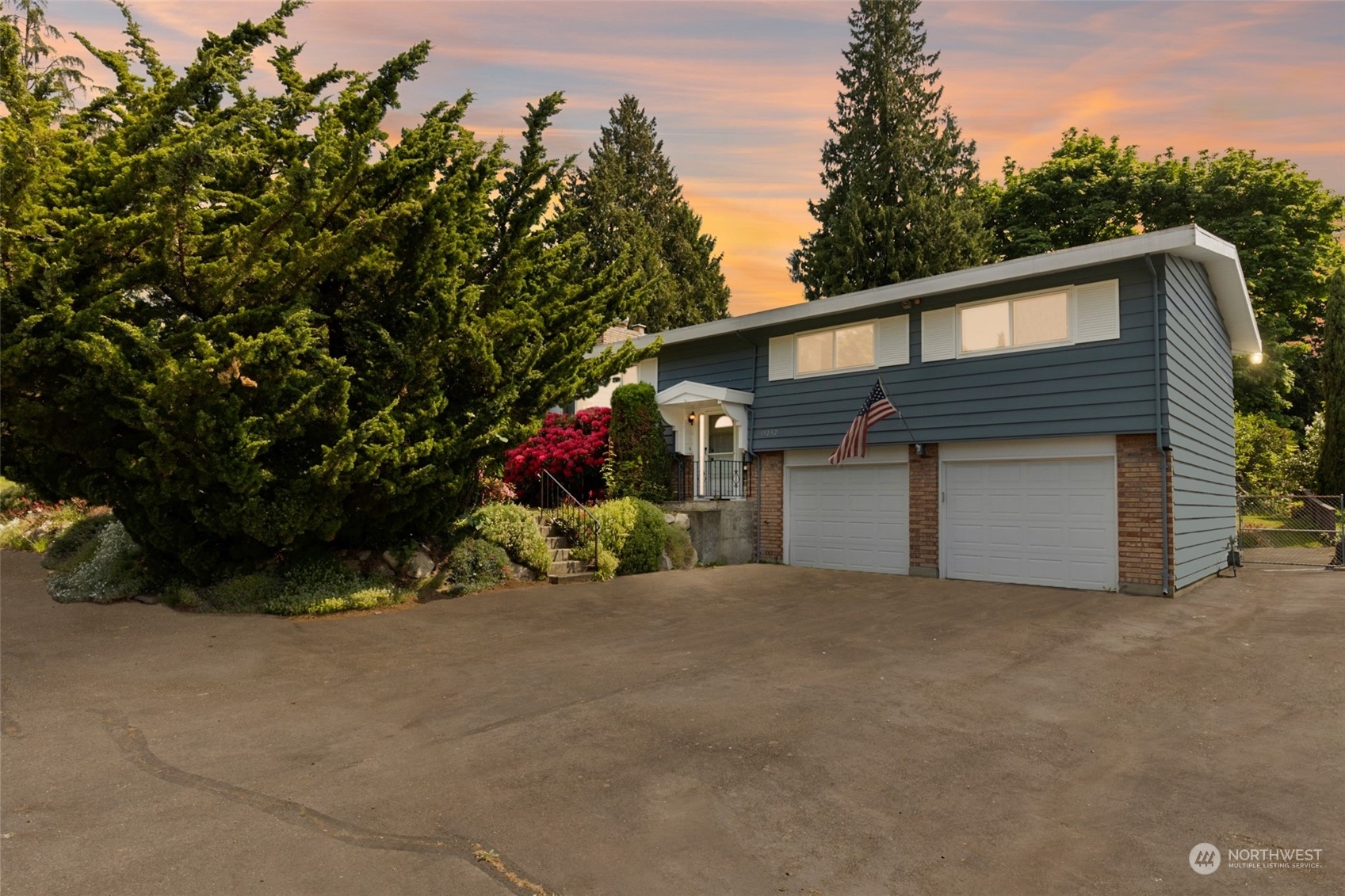 Property Photo:  19232 33rd Avenue S  WA 98188 