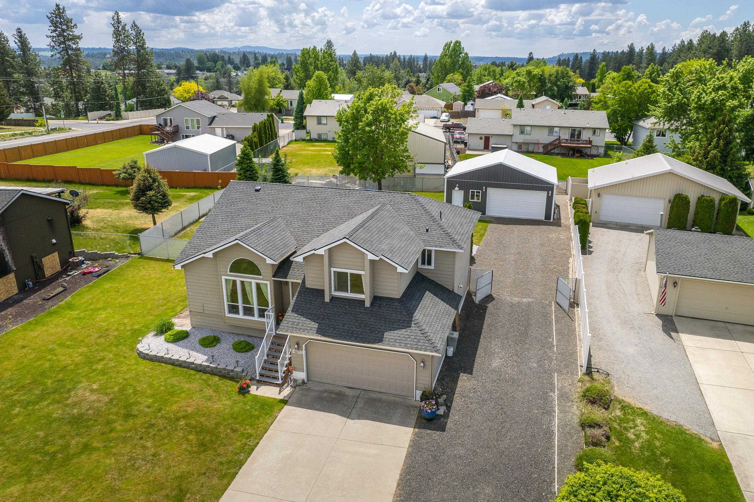 Property Photo: 526 E Bridle Trail Rd WA 99005