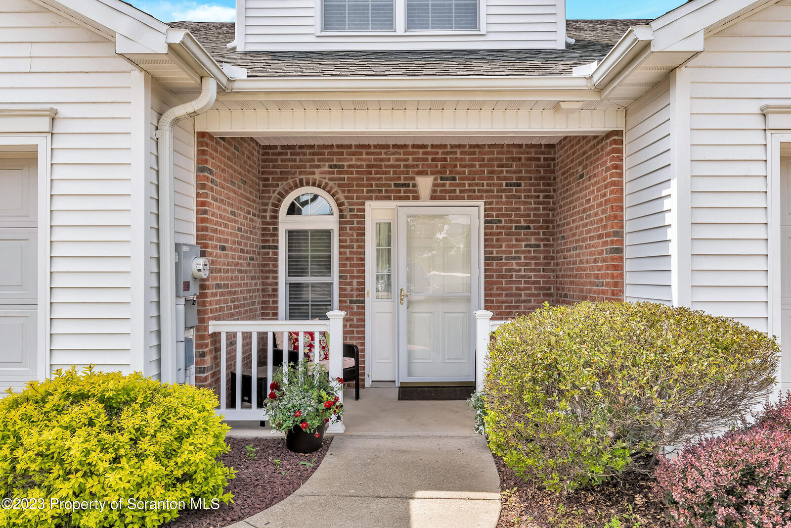 Property Photo:  113 Beverly Drive  PA 18403