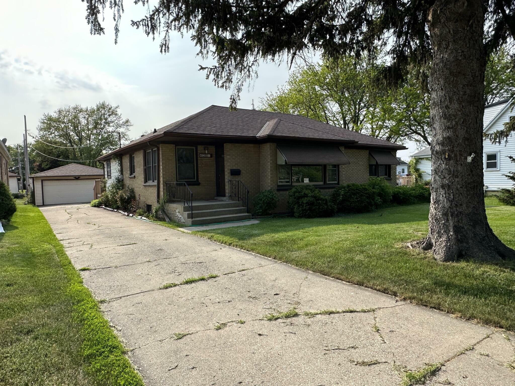 Property Photo:  4211 S 20th St  WI 53221 