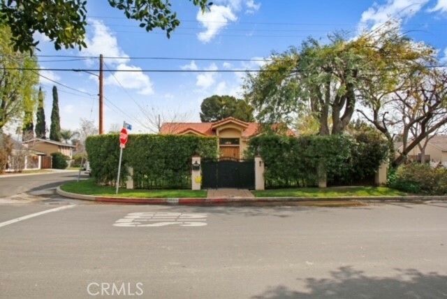 Property Photo:  6060 Rhodes Avenue  CA 91606 