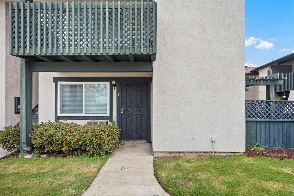 Property Photo:  23294 Orange Avenue 5  CA 92630 