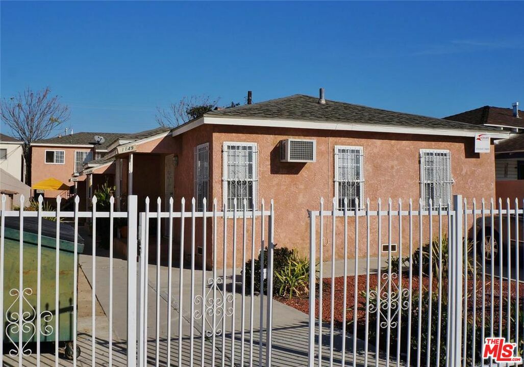 Property Photo:  1149  W 88th St  CA 90044 