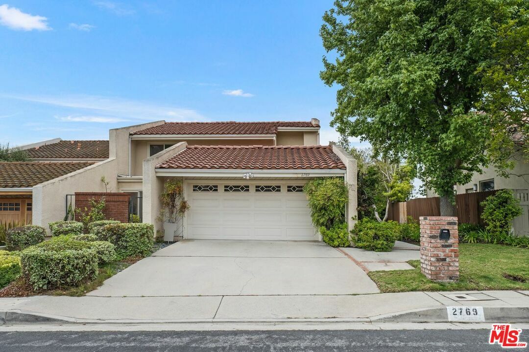 Property Photo: 2769 Bottlebrush Dr CA 90077