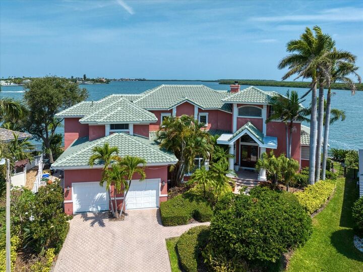 Property Photo:  900 Harbor Island  FL 33767 