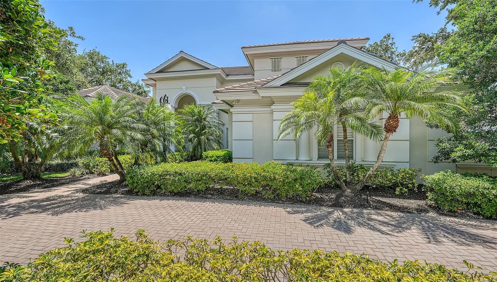Property Photo:  465 Macewen Drive  FL 34229 