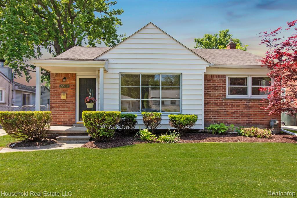 Property Photo: 22912 Edgewood MI 48080