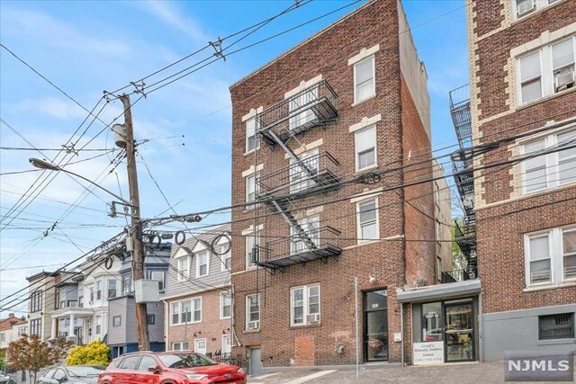 Property Photo:  182 Congress Street 12  NJ 07307 