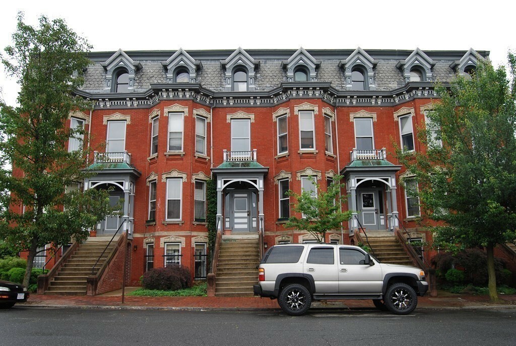 Property Photo: 76 Temple St 2 MA 01105